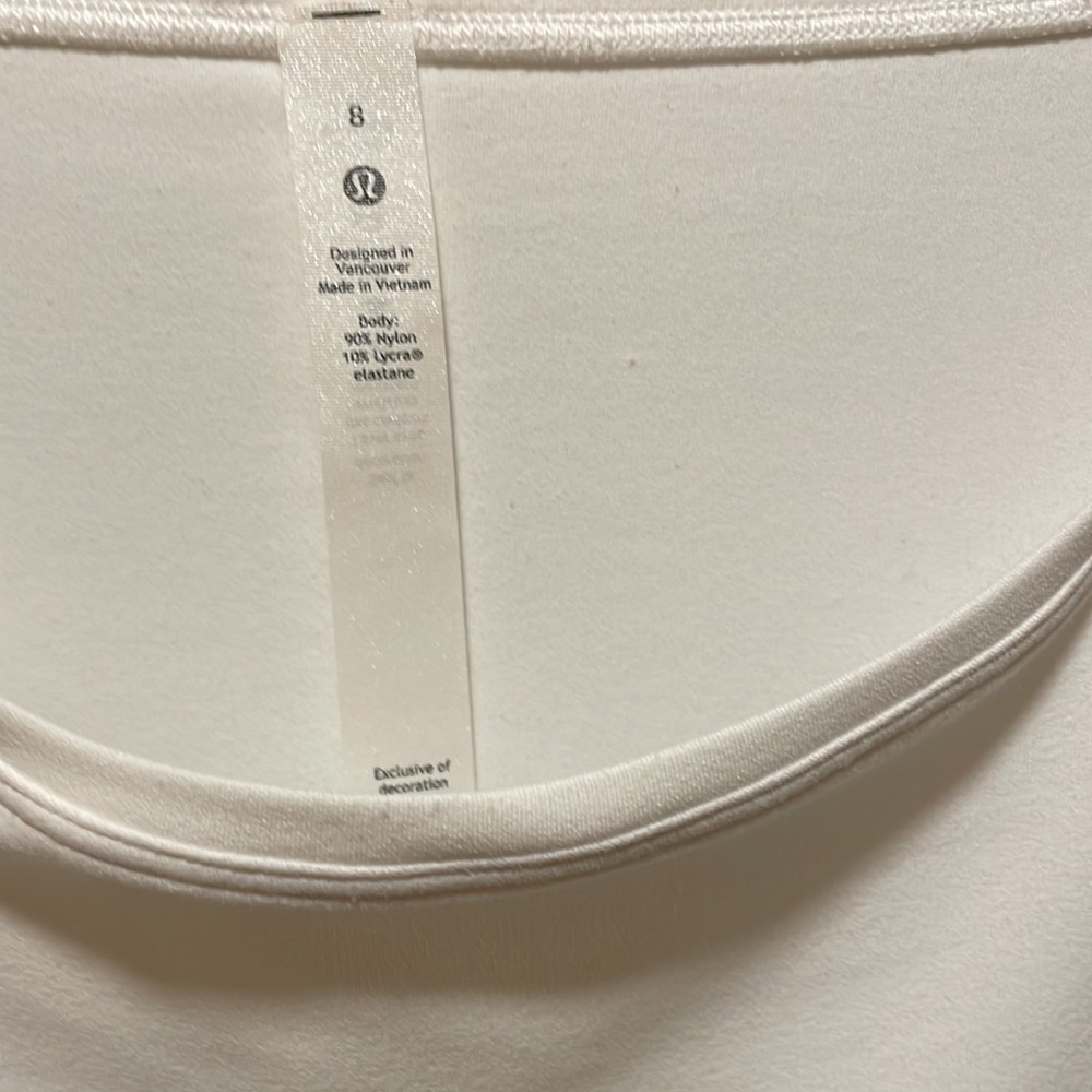 Lululemon - Picture 2 of 5